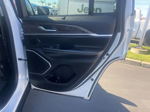 Used 2022 Jeep Grand Cherokee Limited 4xe w/ Luxury Tech Group II image 37