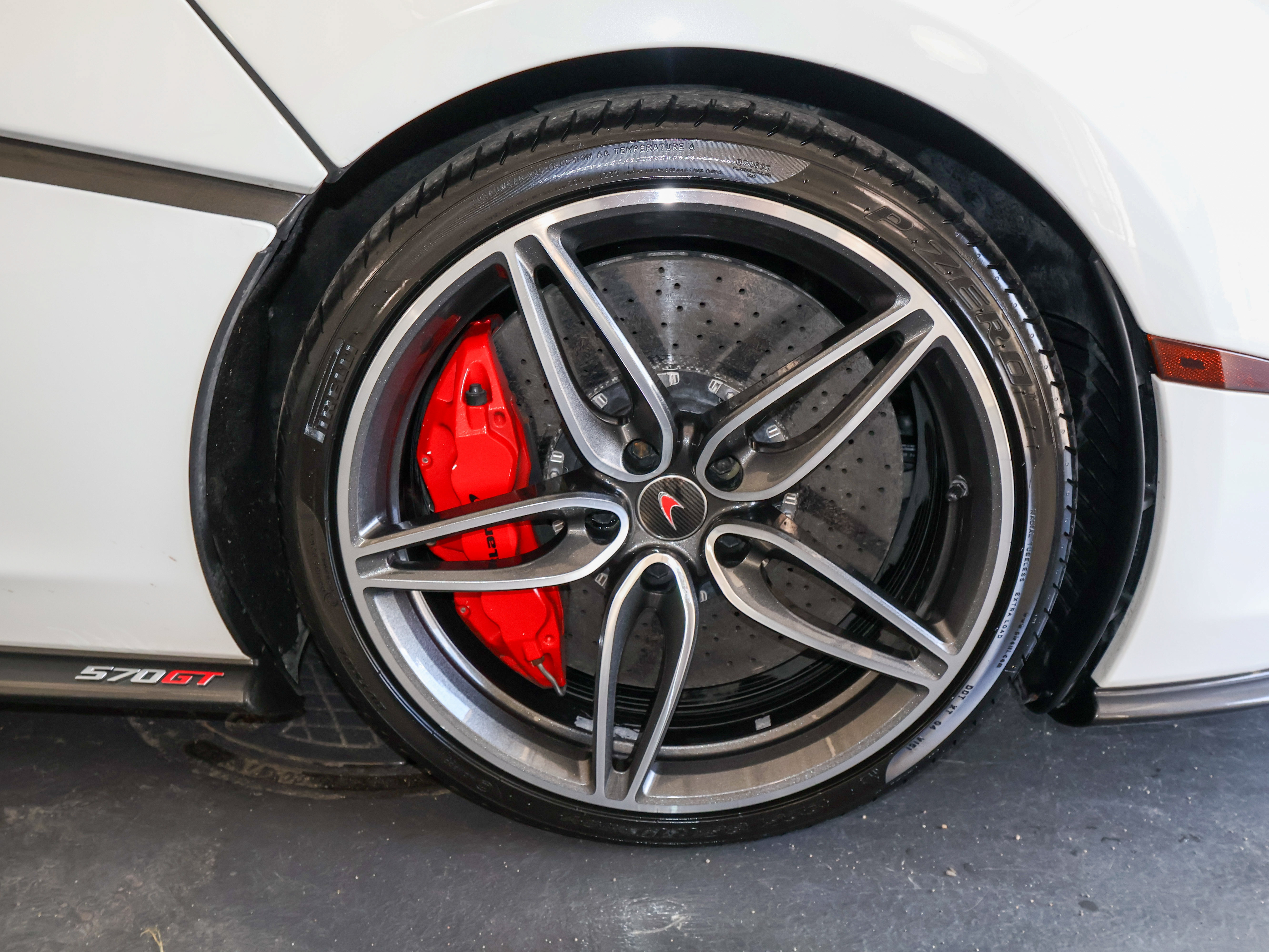 Used 2018 McLaren 570S RWD image 30
