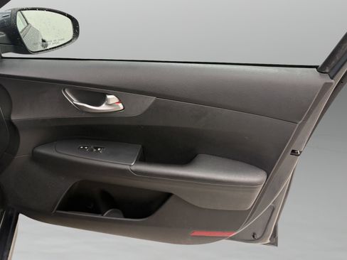 Used 2020 Kia Forte LXS FWD image 24
