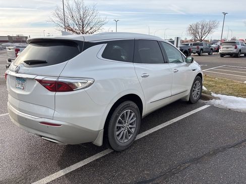 Used 2024 Buick Enclave Essence w/ Technology Package image 4