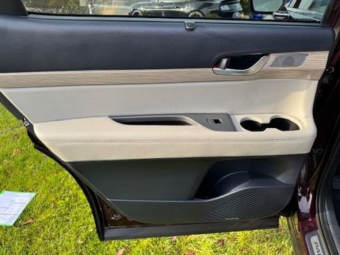 Used 2022 Hyundai Palisade Limited image 32