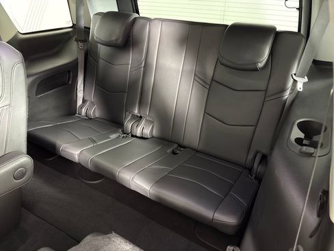 Used 2018 Cadillac Escalade 2WD image 40