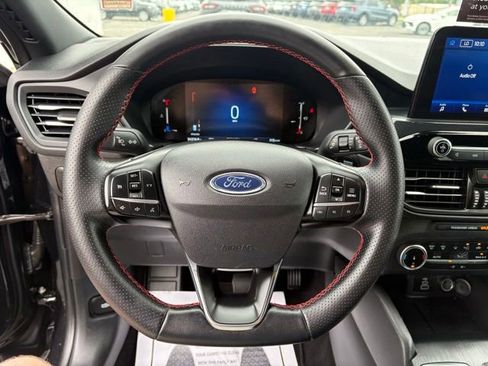 Used 2025 Ford Escape ST-Line AWD/4WD image 16