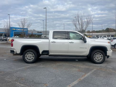 Used 2022 Chevrolet Silverado 2500 High Country w/ Z71 Off-Road Package image 6