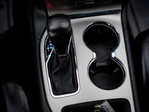 Used 2018 Jeep Grand Cherokee Altitude AWD/4WD image 12