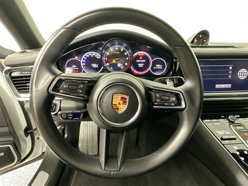 Certified 2022 Porsche Panamera image 20