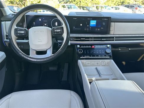 Used 2024 Hyundai Santa Fe Calligraphy image 10