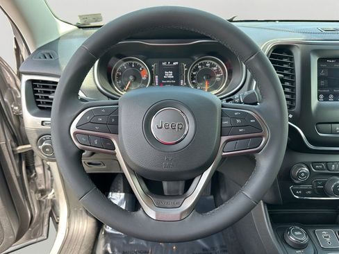Used 2020 Jeep Cherokee Latitude Plus AWD/4WD image 15