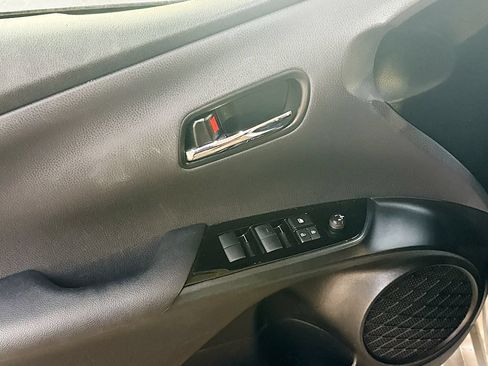 Used 2022 Toyota Prius LE FWD image 10