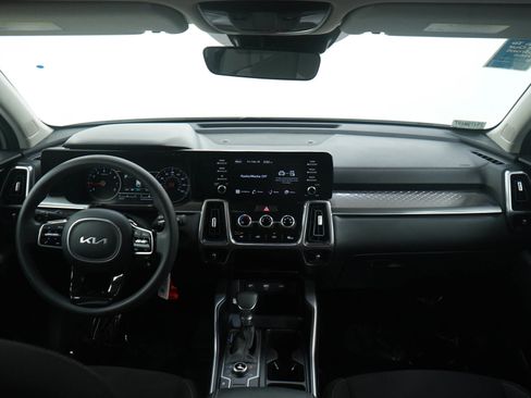 Used 2023 Kia Sorento LX image 14