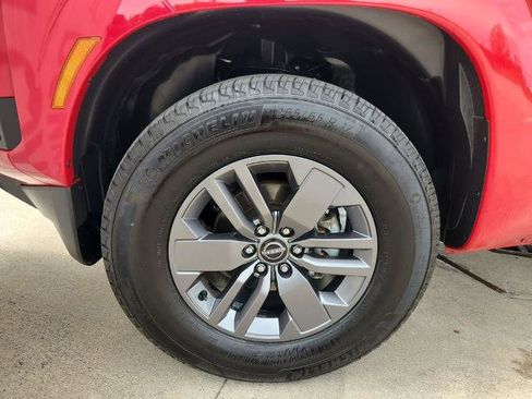 Certified 2025 Nissan Frontier SV RWD image 29