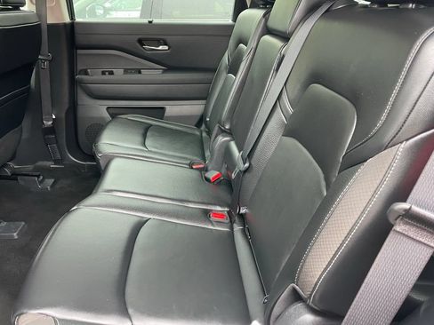 Certified 2023 Nissan Pathfinder SL AWD/4WD image 8