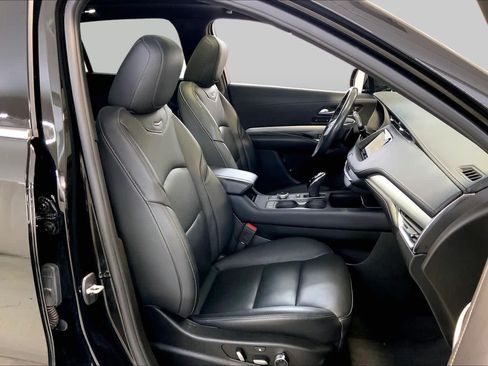 Used 2023 Cadillac XT4 Premium Luxury AWD/4WD image 8
