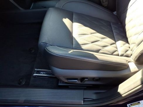 Used 2025 Nissan Rogue Platinum FWD image 14