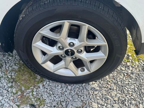 Used 2024 Kia Soul LX w/ Option Group 015 image 13