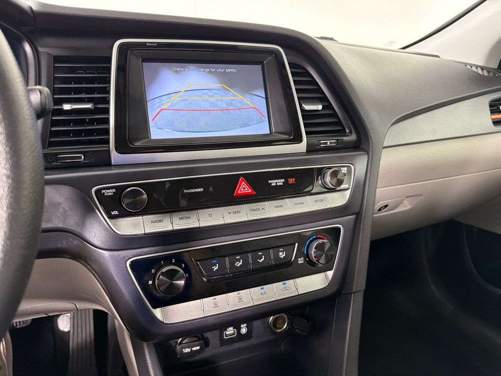 Used 2018 Hyundai Sonata SE FWD image 16