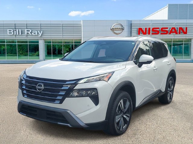 Used 2025 Nissan Rogue SL w/ SL Premium Package FWD image 2