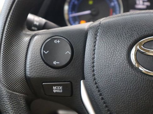 Used 2018 Toyota Corolla LE image 21