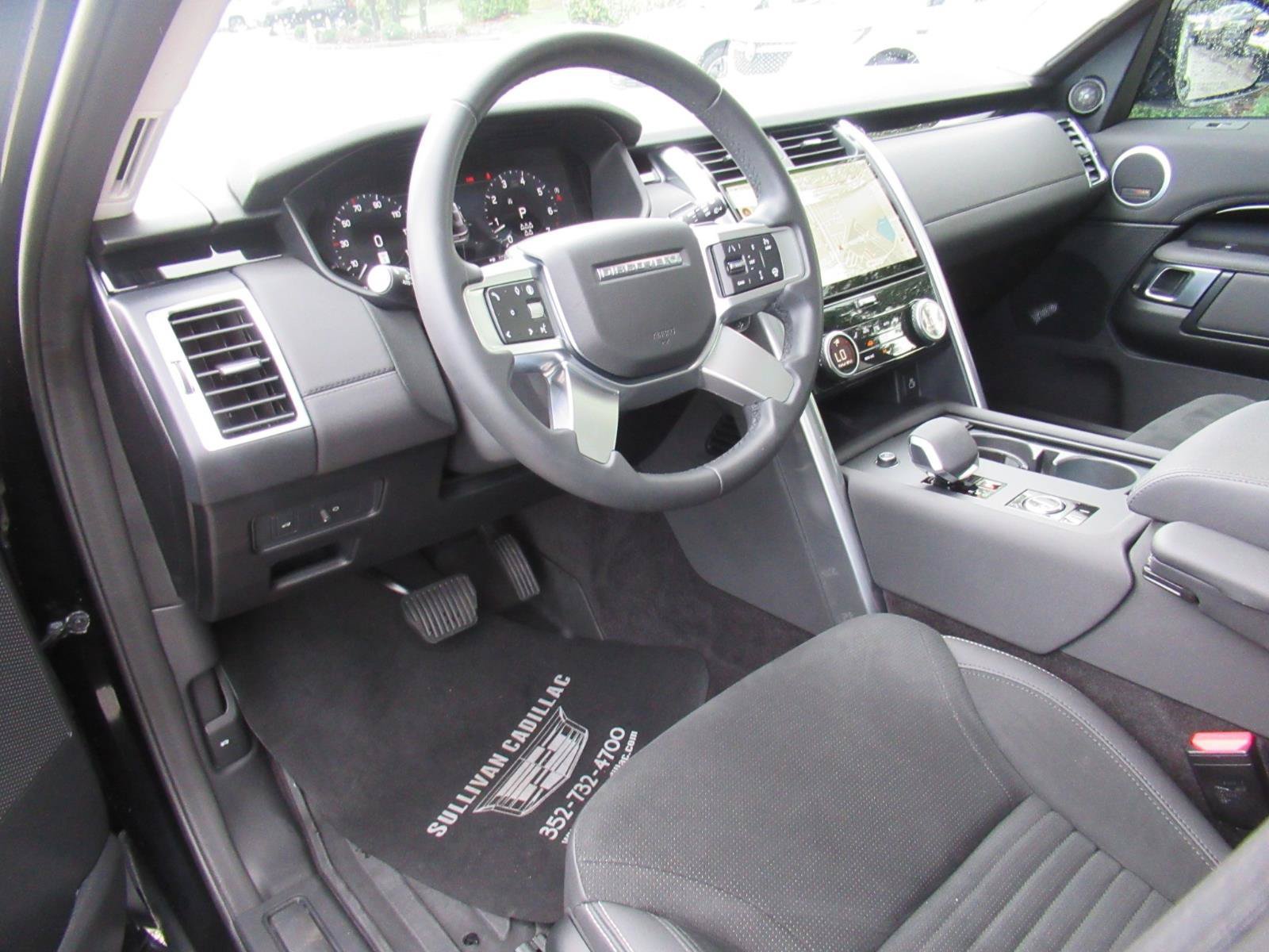 Used 2024 Land Rover Discovery S AWD/4WD image 16