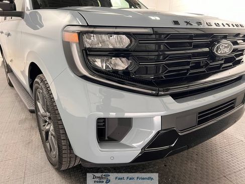 New 2026 Ford Expedition Max Platinum w/ Stealth Appearance Package AWD/4WD image 12
