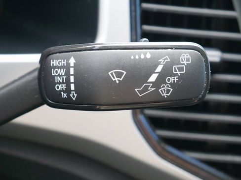 Used 2022 Volkswagen Atlas SE image 26