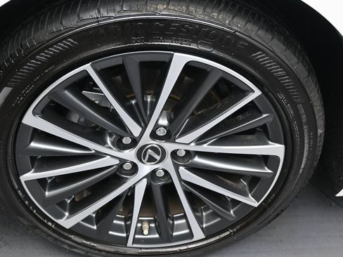 Used 2025 Lexus ES 350 w/ Premium Package image 41