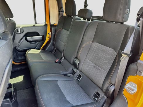 Used 2021 Jeep Gladiator Mojave AWD/4WD image 15