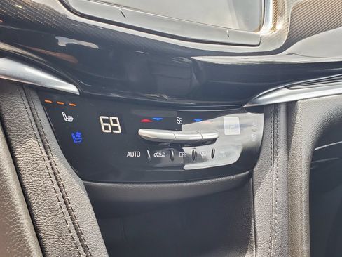 Used 2025 Cadillac XT6 Sport w/ Platinum Package AWD/4WD image 23
