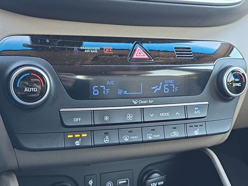 Used 2019 Hyundai Tucson Limited image 19