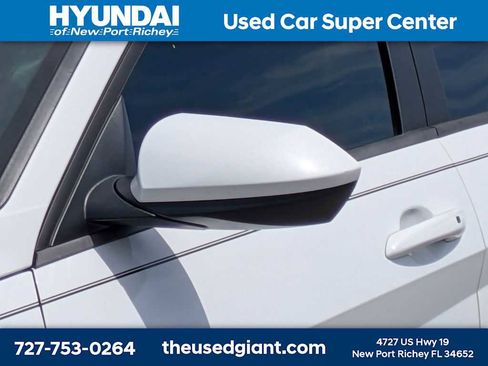 Used 2023 Hyundai Elantra SEL w/ Convenience Package image 11