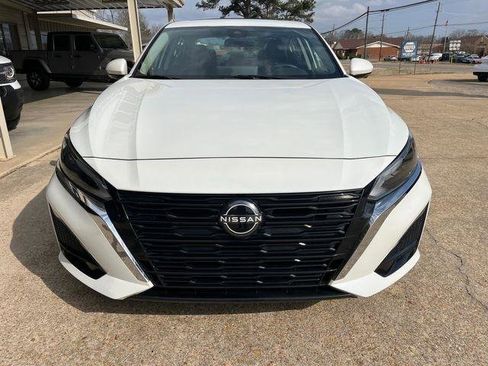 Used 2023 Nissan Altima 2.5 SL FWD image 4