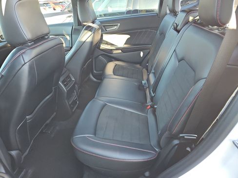 Used 2023 Ford Edge ST-Line image 18