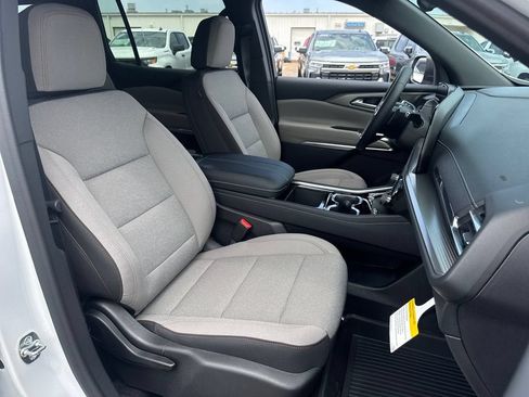 New 2027 Chevrolet Traverse LT w/ Sun and Wheel Package FWD image 10