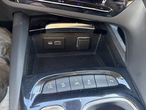 Used 2023 Buick Envision Essence w/ Sport Touring Package image 28