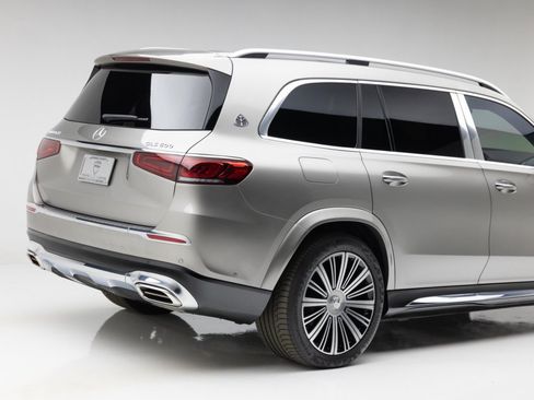 Used 2022 Mercedes-Benz Maybach GLS 600 4MATIC image 35