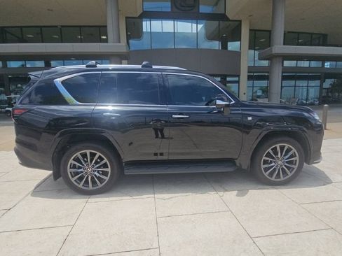 Used 2024 Lexus LX 600 F Sport AWD/4WD image 6