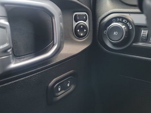 Used 2020 Jeep Wrangler Unlimited Sport S AWD/4WD image 19