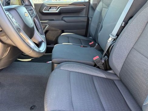 Used 2025 Chevrolet Silverado 1500 LT image 11