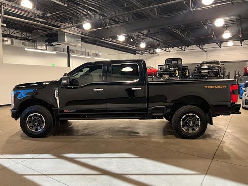 Used 2023 Ford F350 Platinum w/ Tremor Off-Road Package image 6