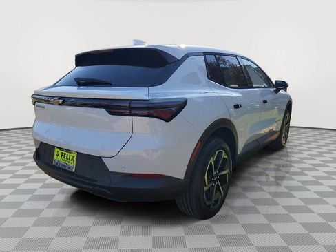 New 2026 Chevrolet Equinox EV LT image 3