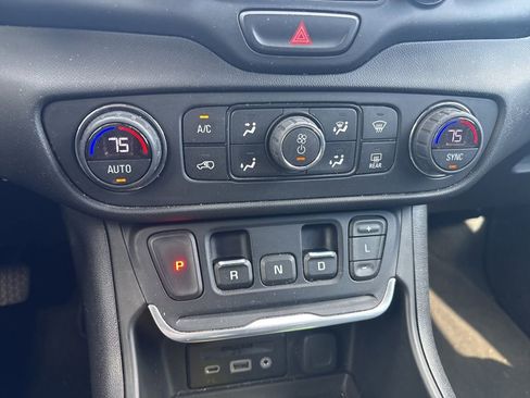 Used 2018 GMC Terrain SLT w/ Preferred Package AWD/4WD image 14