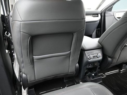 Used 2025 Ford Explorer Active w/ Active Comfort Package RWD image 29
