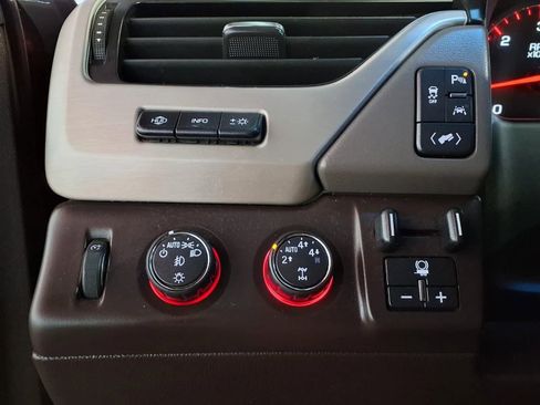 Used 2016 GMC Yukon XL Denali w/ Open Road Package image 22