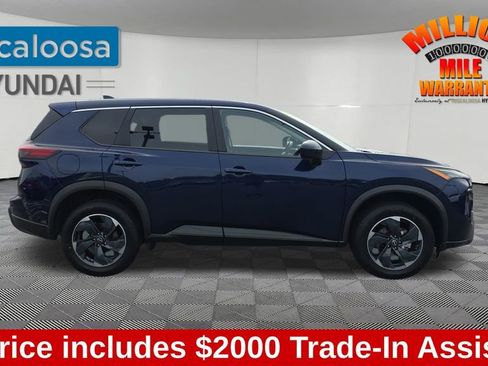 Used 2025 Nissan Rogue SV AWD/4WD image 9