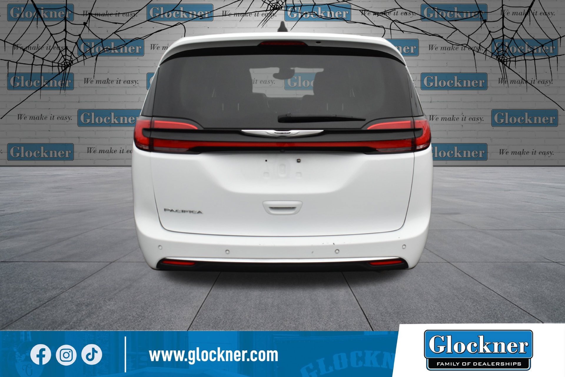 Used 2024 Chrysler Pacifica Touring-L FWD image 7