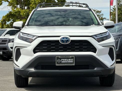 Used 2024 Toyota RAV4 LE AWD/4WD image 9