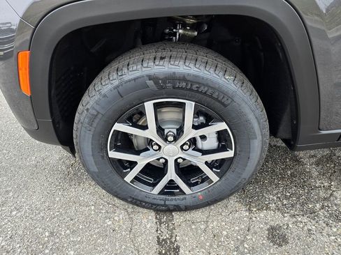 New 2025 Jeep Grand Cherokee Limited image 31