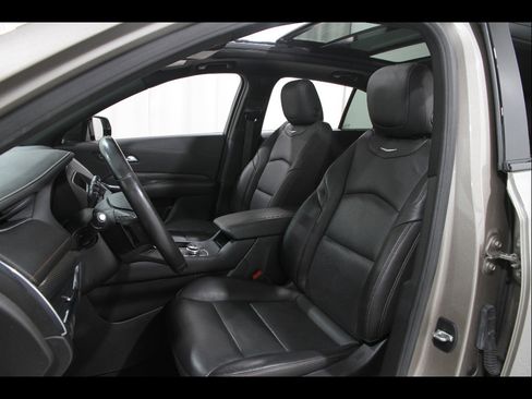 Used 2023 Cadillac XT4 Sport image 5