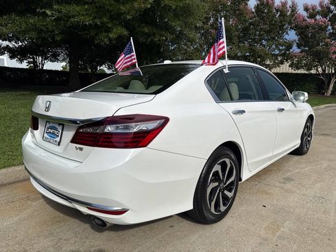 Used 2017 Honda Accord EX-L image 3