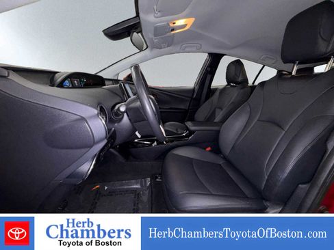 Used 2017 Toyota Prius Prime Premium FWD image 7